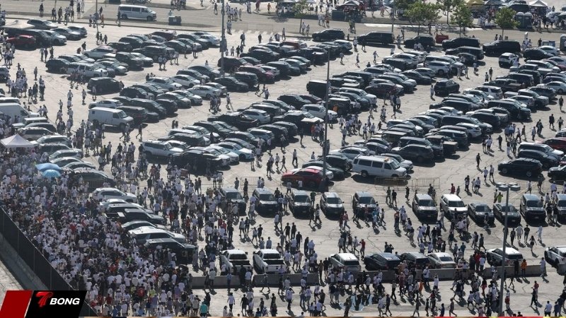 Các bãi đỗ xe ở sân vận động tại Mỹ đang là 1 vấn đề nan giải